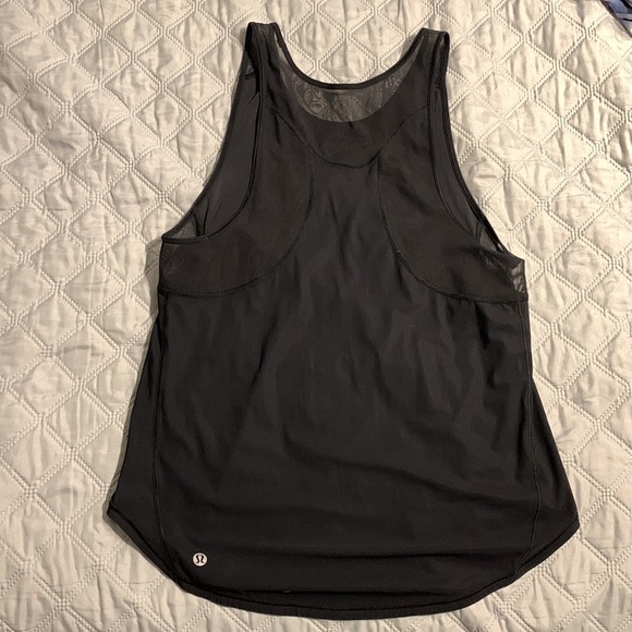 Tops - Black lululemon tank, size 6